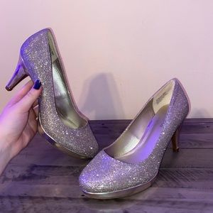 Glitter gold pumps